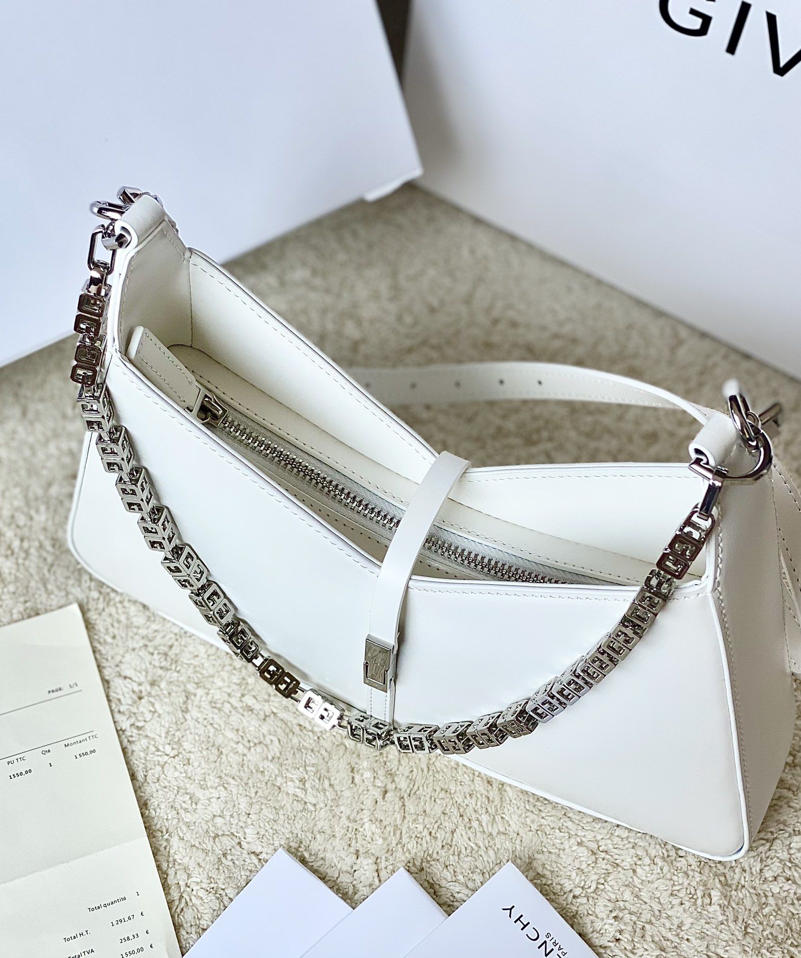Bagsaaa Givenchy Cut Out Bag In Glossy White Leather With Chain In Bianco