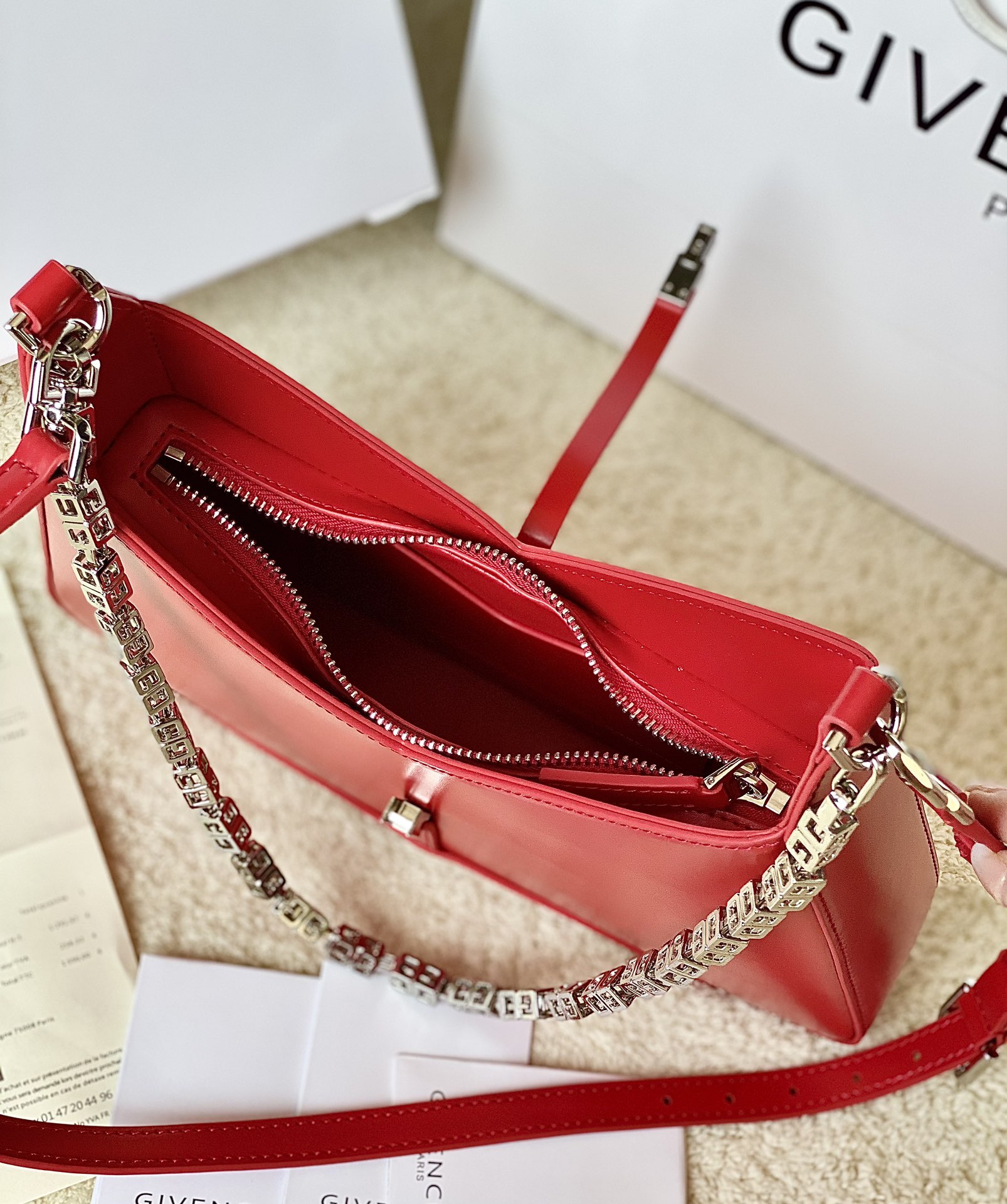 Bagsaaa Givenchy Cut Out Bag In Glossy Red Leather With Chain In Bianco