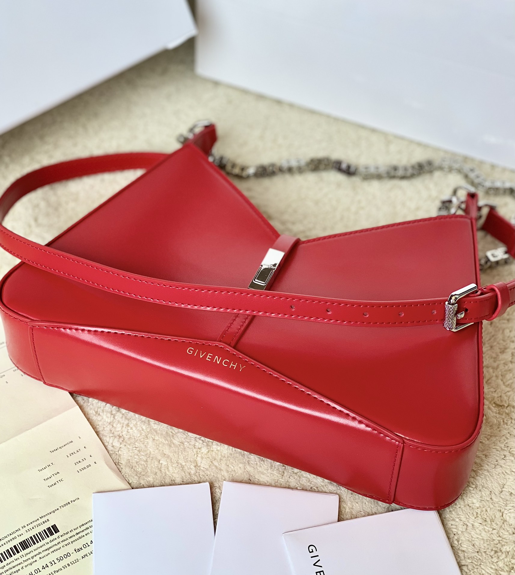 Bagsaaa Givenchy Cut Out Bag In Glossy Red Leather With Chain In Bianco