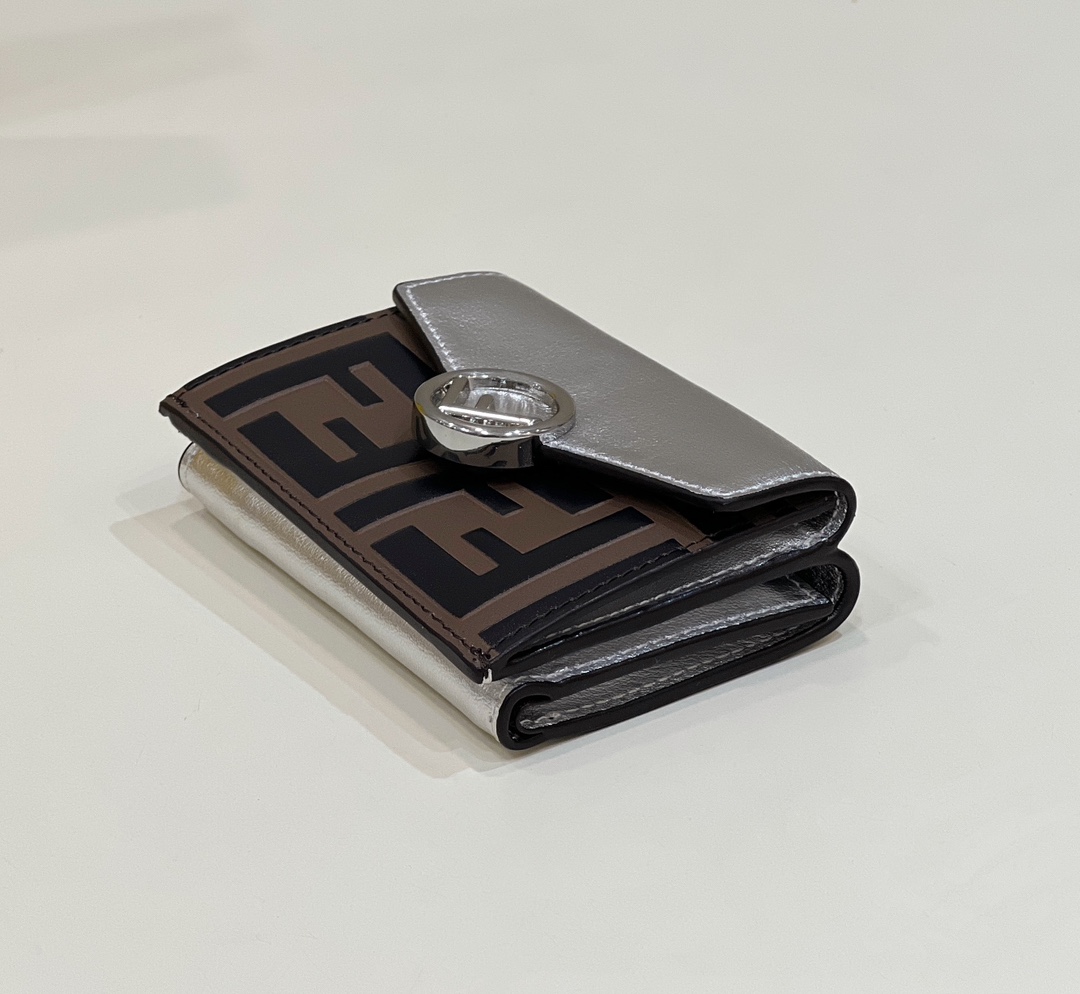 Bagsaaa F**di Brown Zucca Wallet Silver