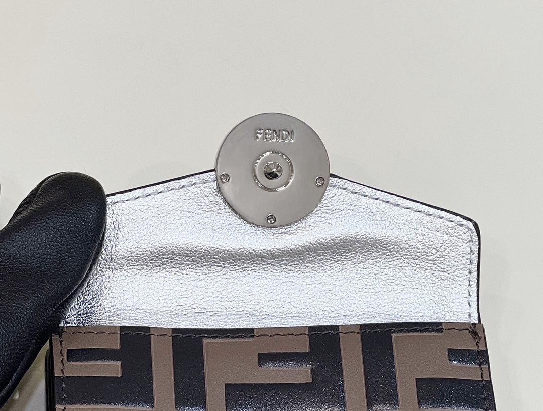 Bagsaaa F**di Brown Zucca Wallet Silver