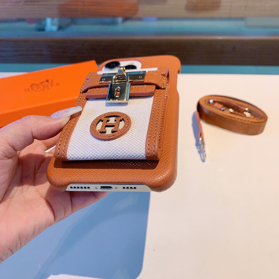 Bagsaaa H**me5 Kelly Brown Phone Case