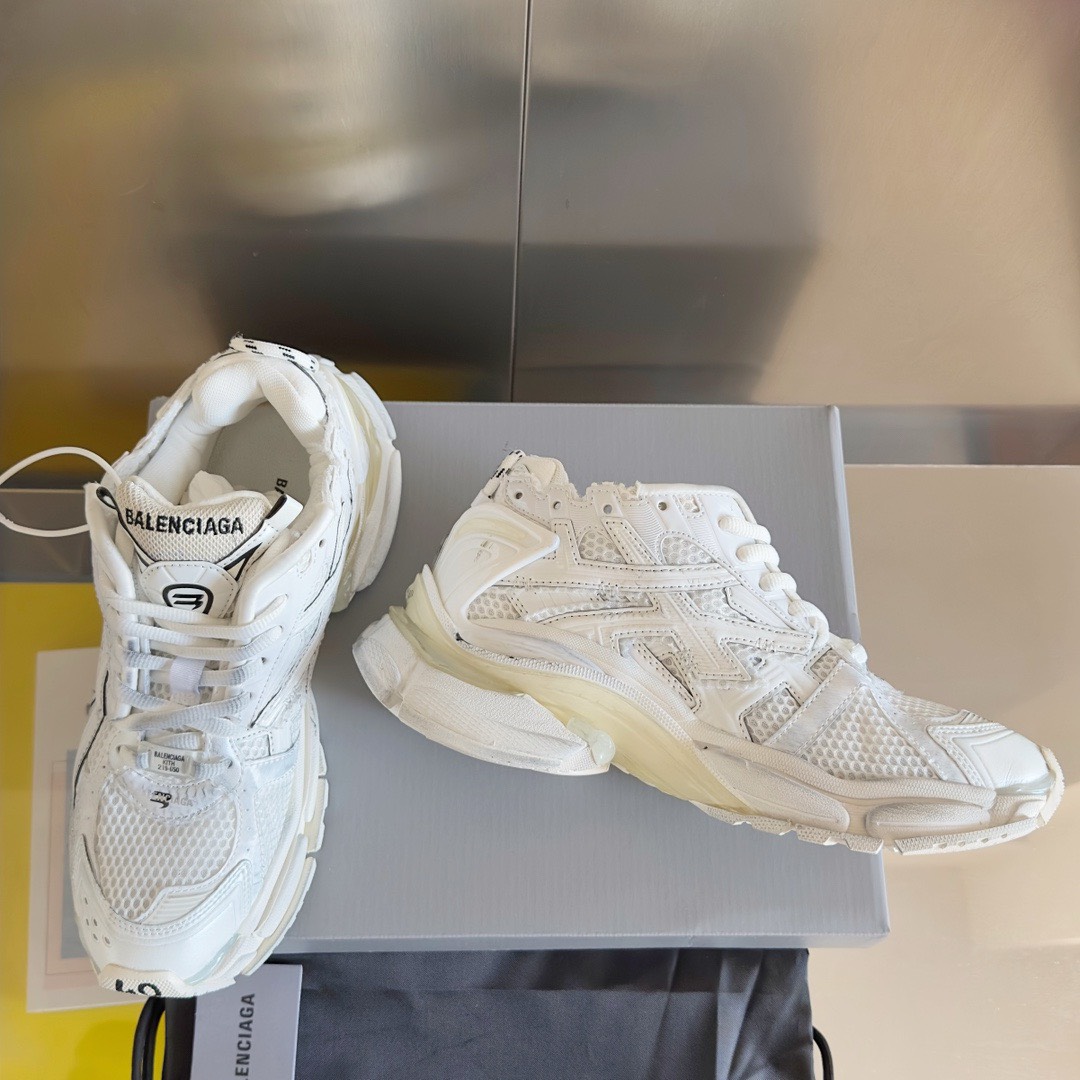 Bagsaaa Ba1en*iaga Runner panelled trainers White