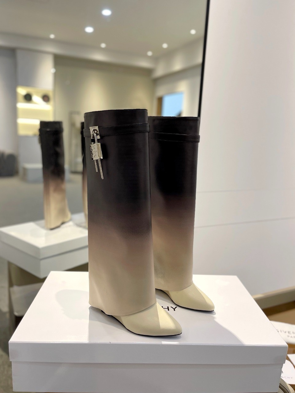 Bagsaaa Givenchy Shark Lock Ankle Long Boots in leather ombre leather