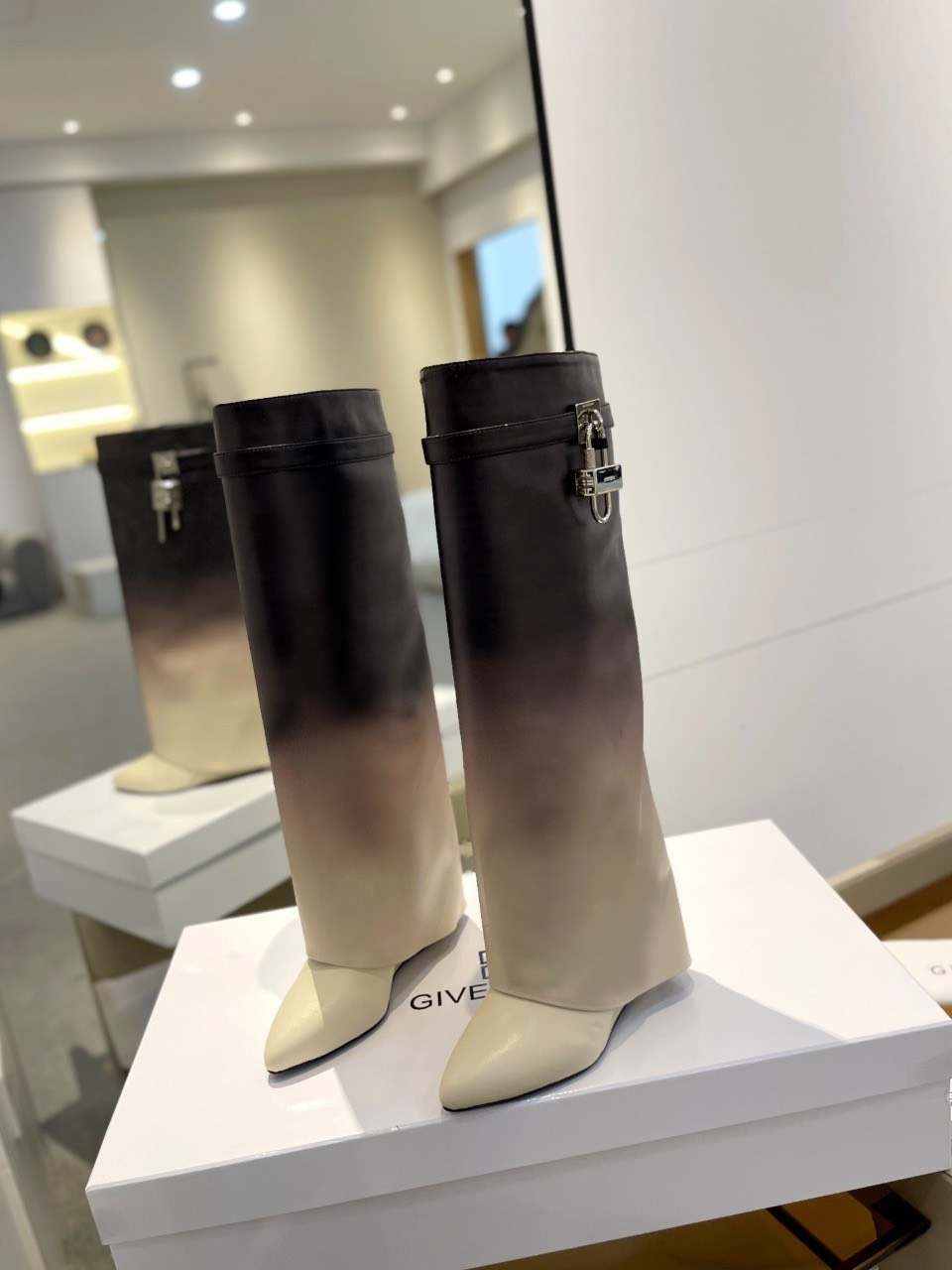Bagsaaa Givenchy Shark Lock Ankle Long Boots in leather ombre leather
