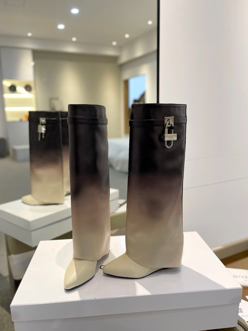 Bagsaaa Givenchy Shark Lock Ankle Long Boots in leather ombre leather