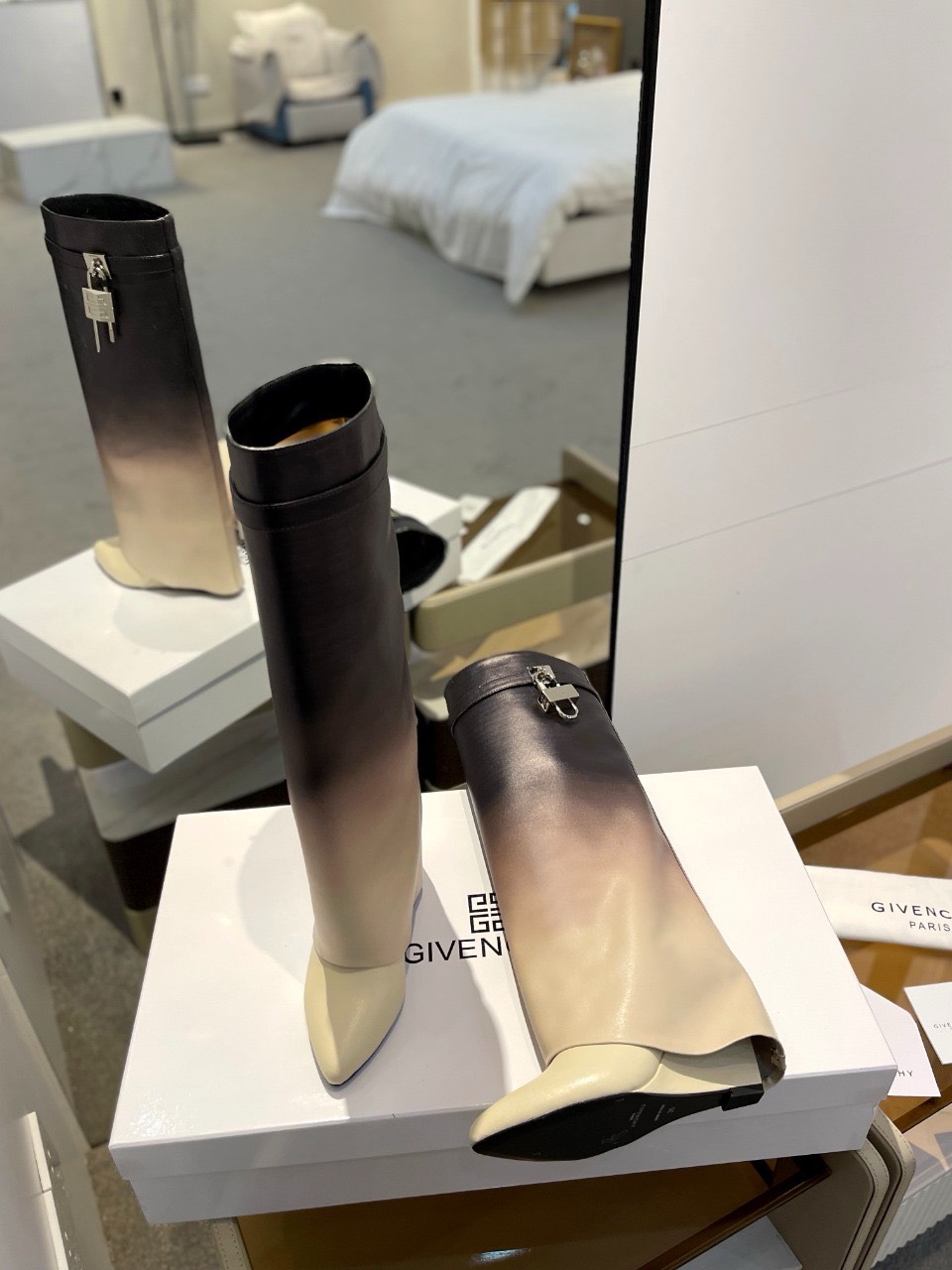 Bagsaaa Givenchy Shark Lock Ankle Long Boots in leather ombre leather