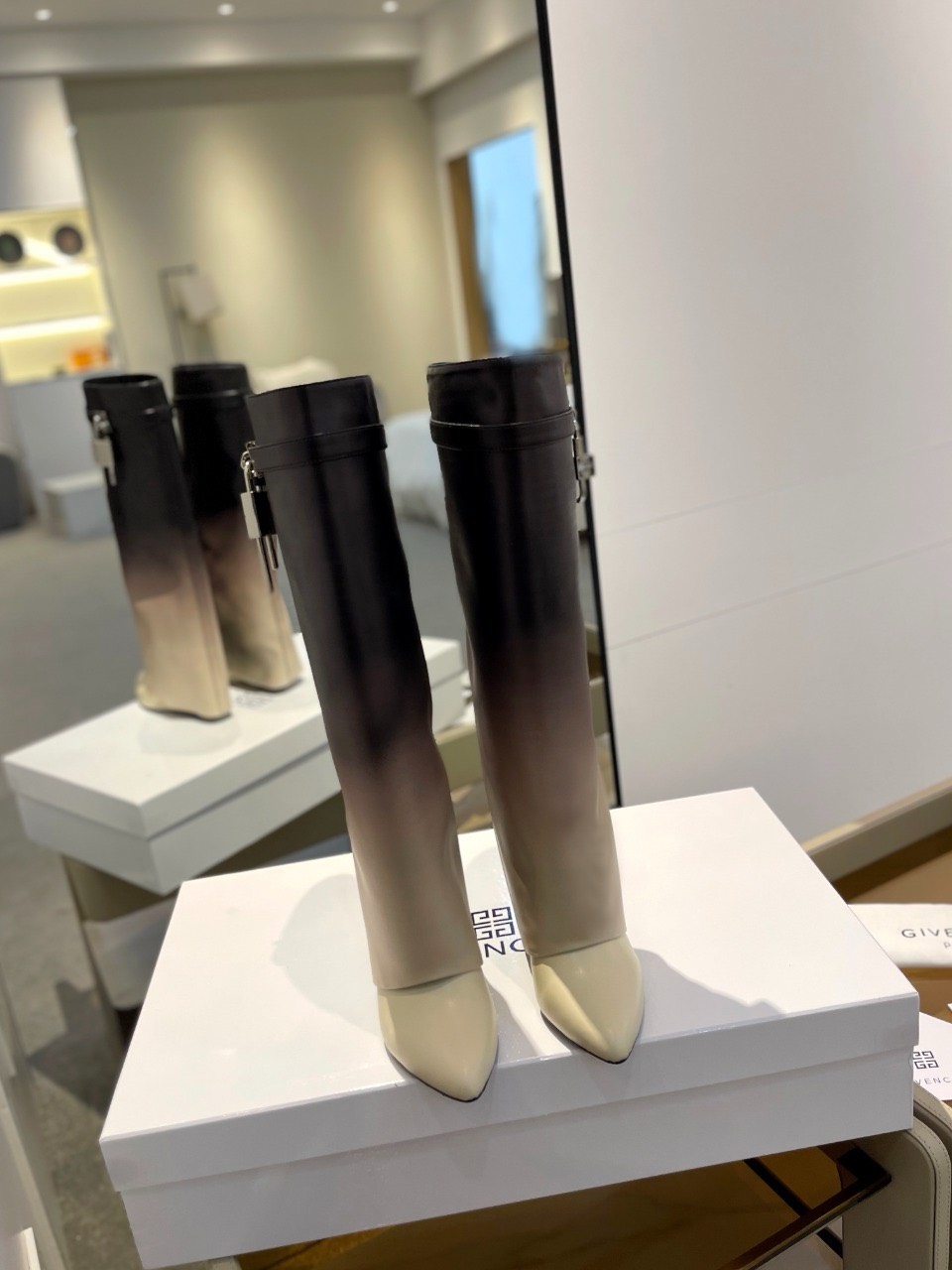 Bagsaaa Givenchy Shark Lock Ankle Long Boots in leather ombre leather