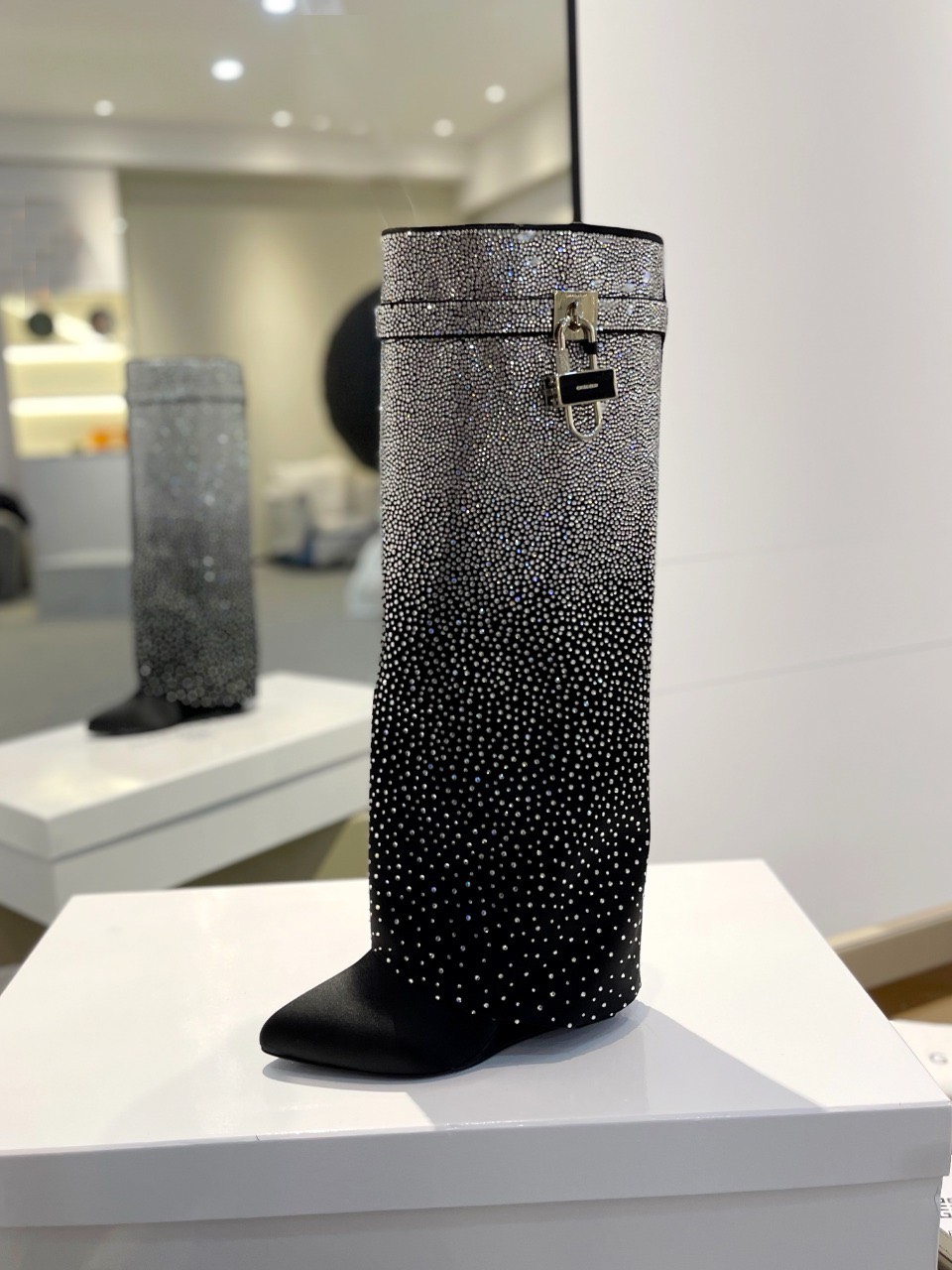 Bagsaaa Givenchy Shark Lock Ankle Long Boots in crystal black