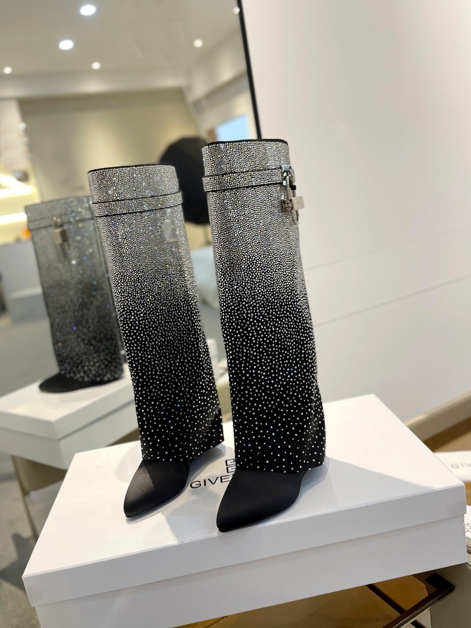 Bagsaaa Givenchy Shark Lock Ankle Long Boots in crystal black