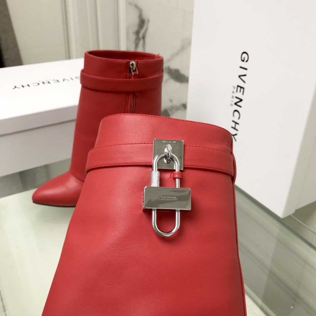 Bagsaaa Givenchy Shark Lock Ankle Short Boots in red leather
