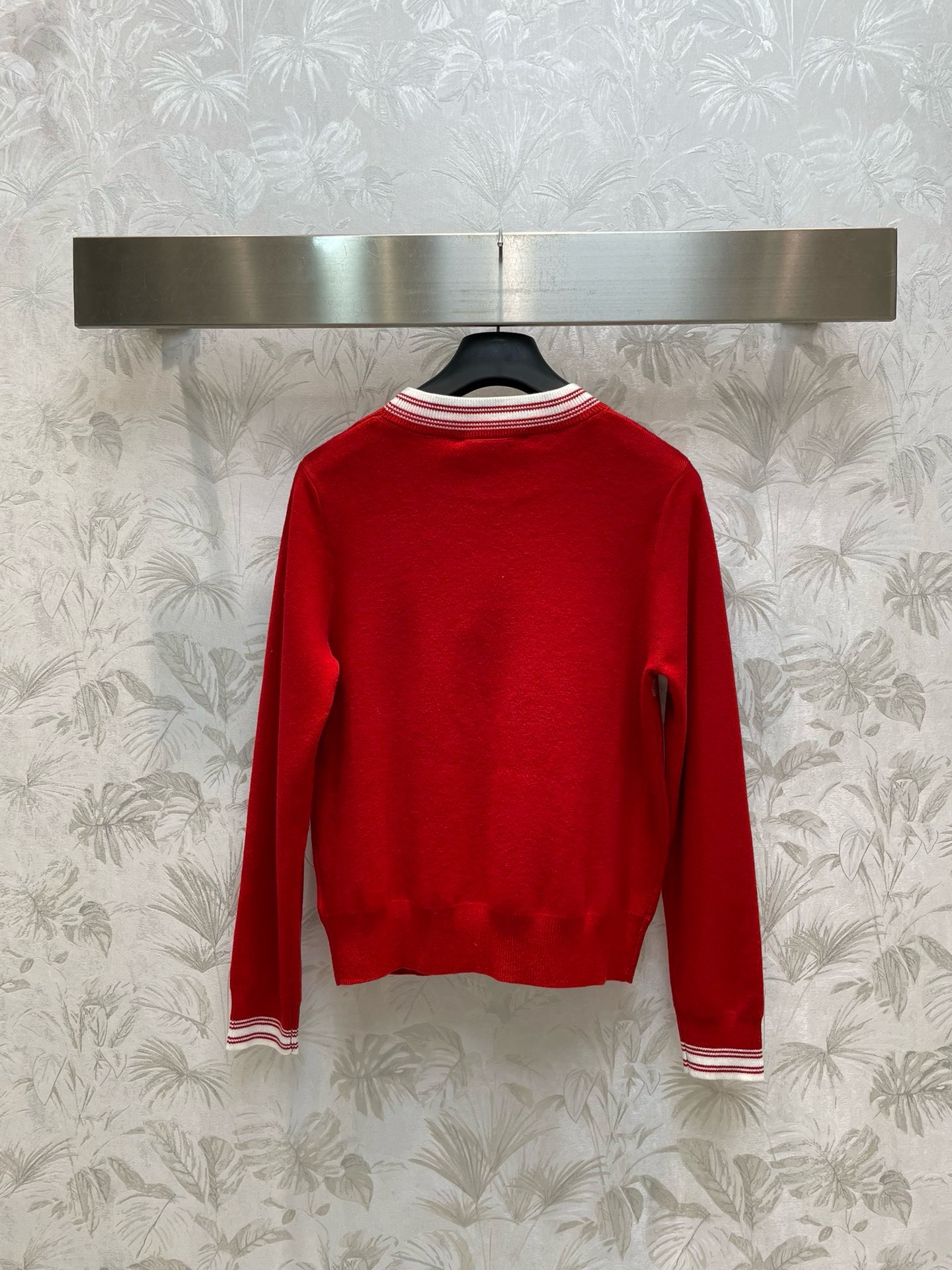 Bagsaaa D10r Round-Neck Red Sweater