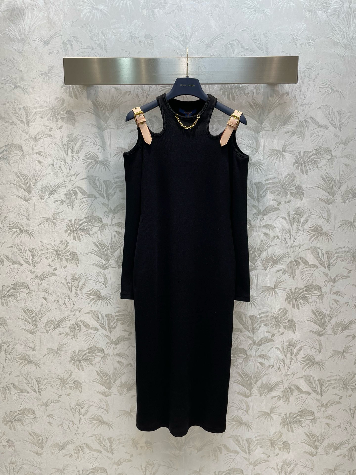 Bagsaaa L0vis Vvtt0n Crew Neck Midi Length Dress