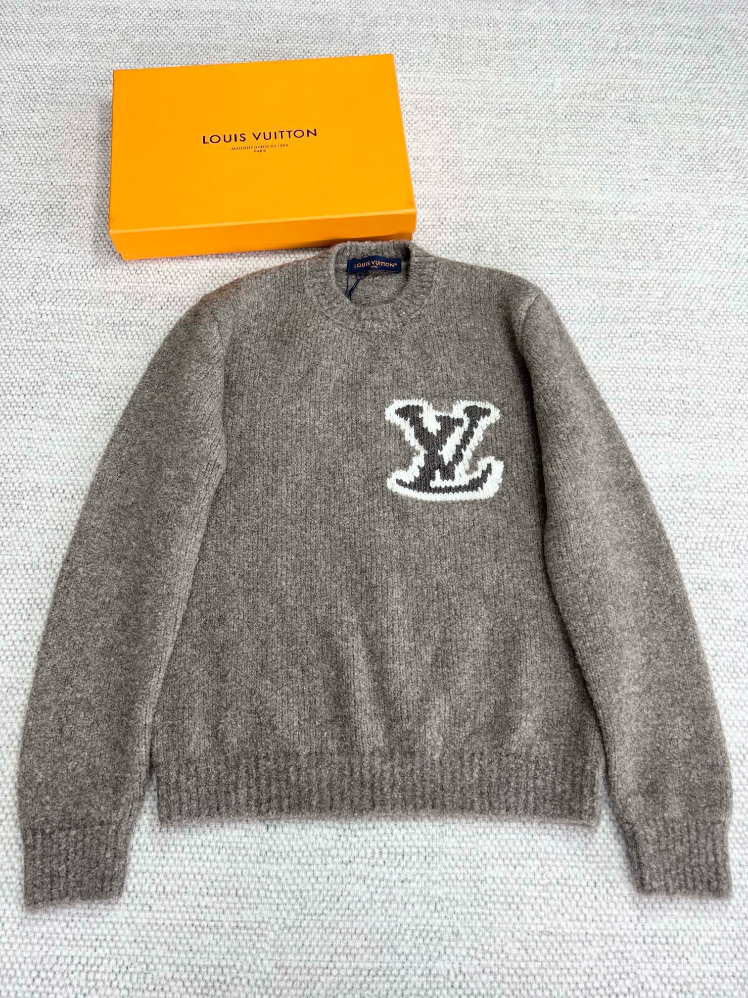 Bagsaaa L0vis Vvtt0n Sweatshirt Grey