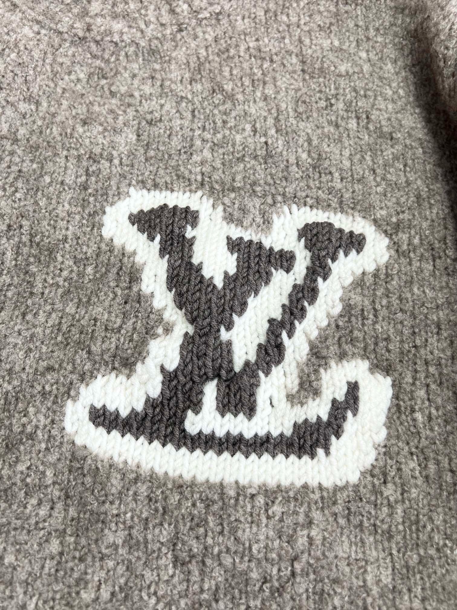 Bagsaaa L0vis Vvtt0n Sweatshirt Grey