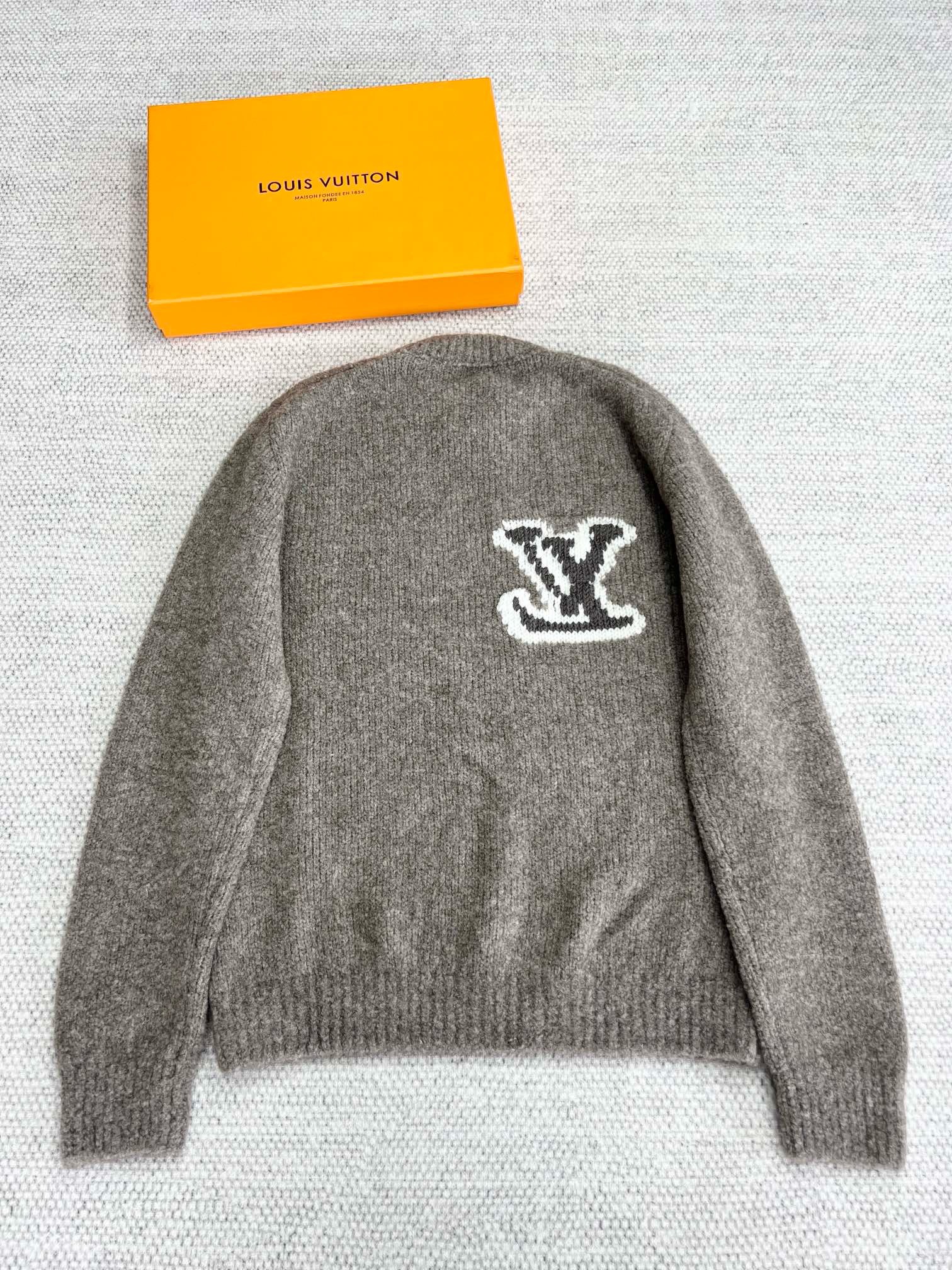 Bagsaaa L0vis Vvtt0n Sweatshirt Grey