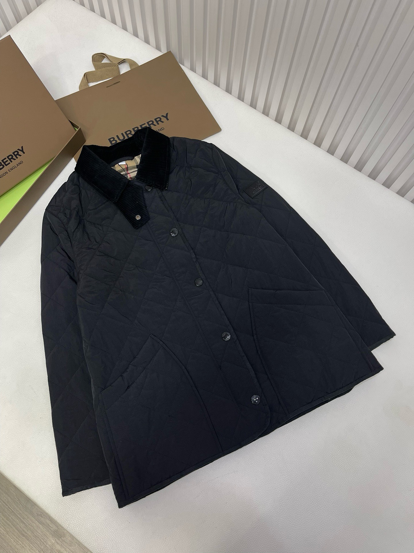 Bagsaaa Bv*b*rry Quilted jacket in black