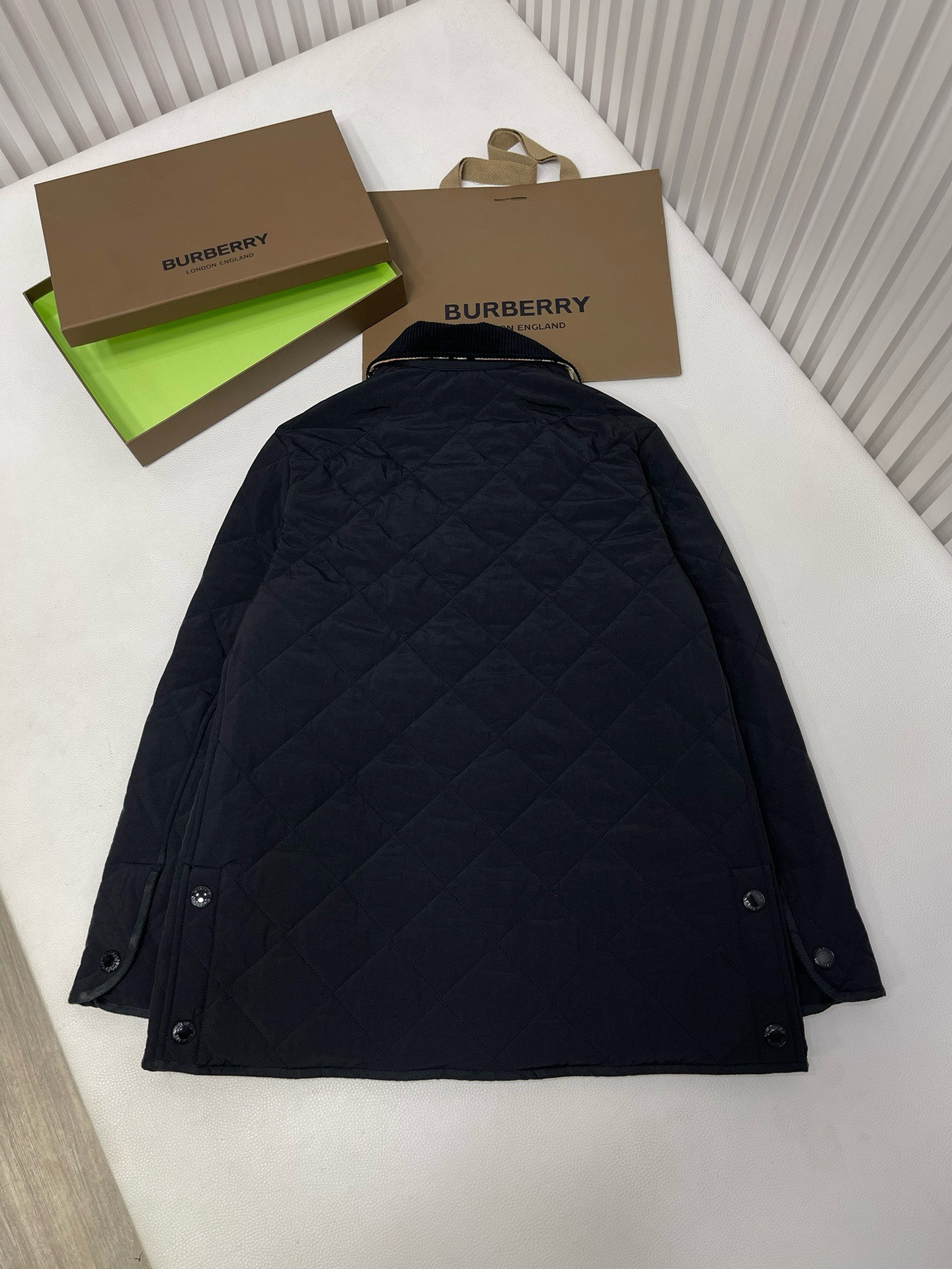 Bagsaaa Bv*b*rry Quilted jacket in black