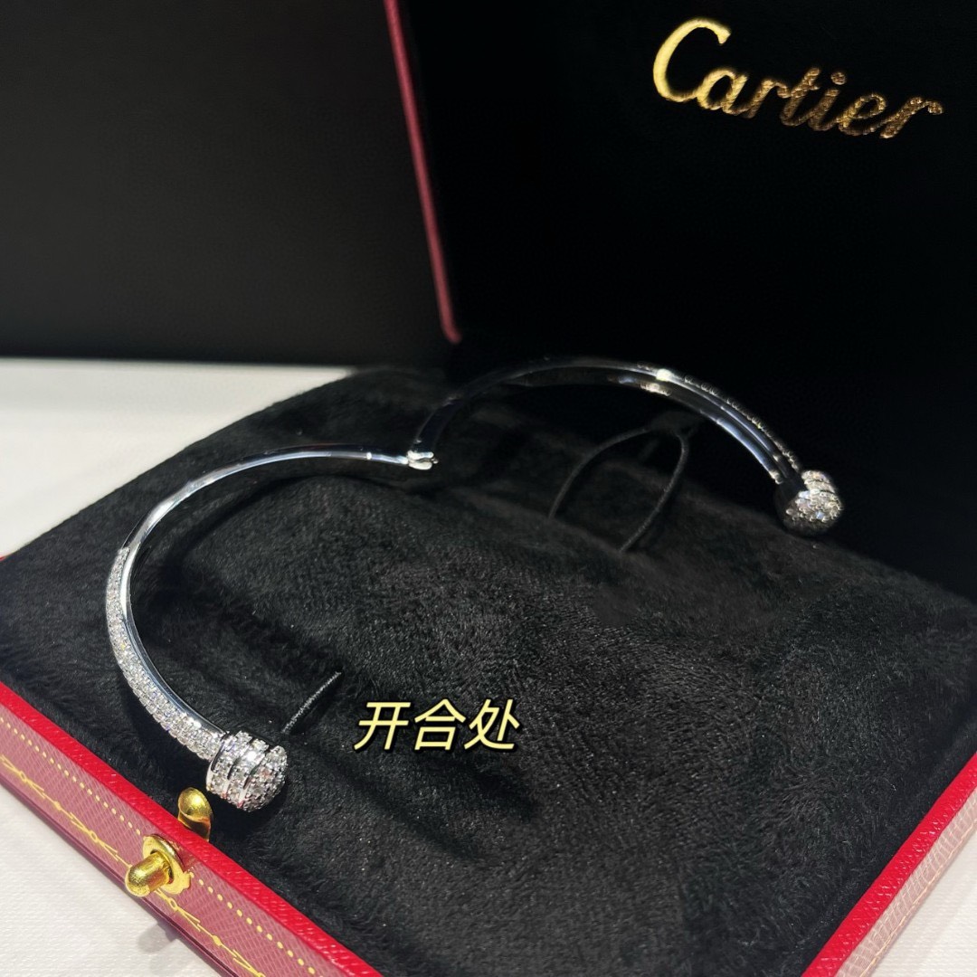 Bagsaaa Ca*t1er D1am0nd Silver Bracele