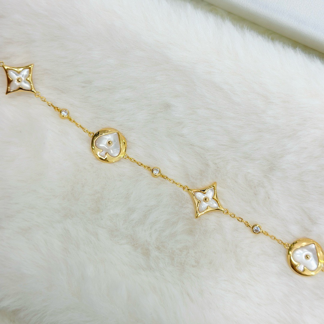 Bagsaaa L0vis Vvtt0n 18K Monogram D1am0nd & Mother Of Pearl Bracelet
