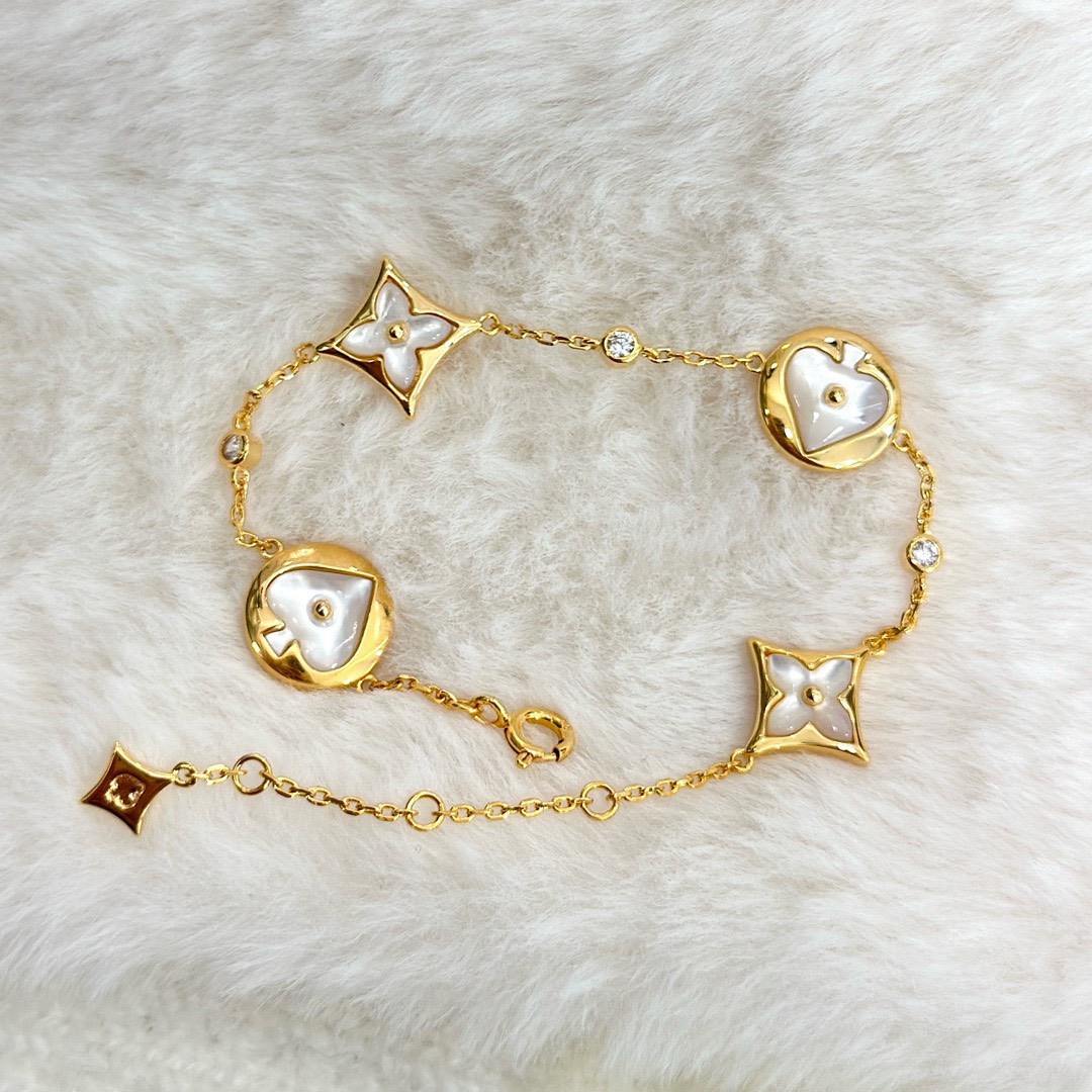 Bagsaaa L0vis Vvtt0n 18K Monogram D1am0nd & Mother Of Pearl Bracelet