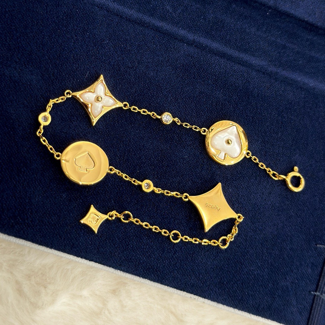 Bagsaaa L0vis Vvtt0n 18K Monogram D1am0nd & Mother Of Pearl Bracelet