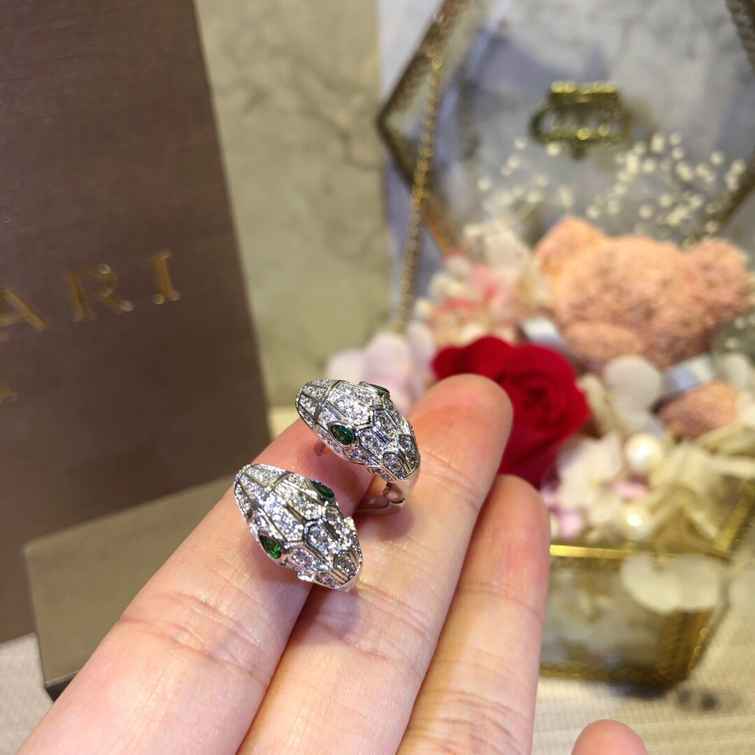 Bagsaaa Bv1g*ai D1am0nd Half Loop Earrings
