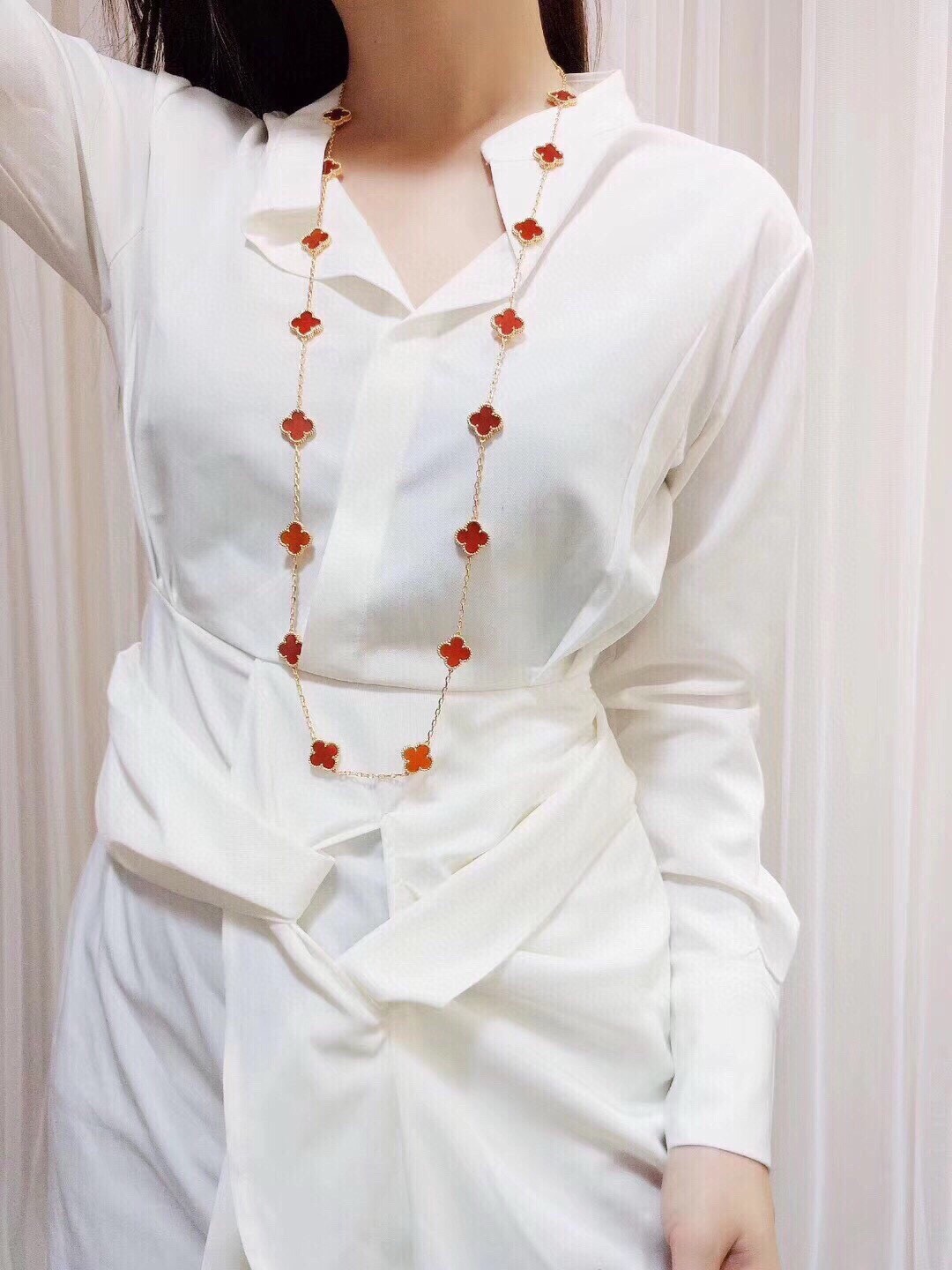 Bagsaaa V*n Cl**f & Arp*1s Vintage Alhambra Carnelian 20 Motif Gold Necklace