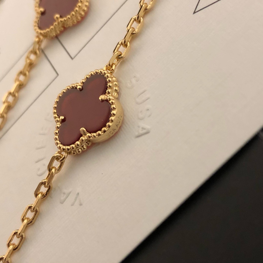 Bagsaaa V*n Cl**f & Arp*1s Vintage Alhambra Carnelian 20 Motif Gold Necklace
