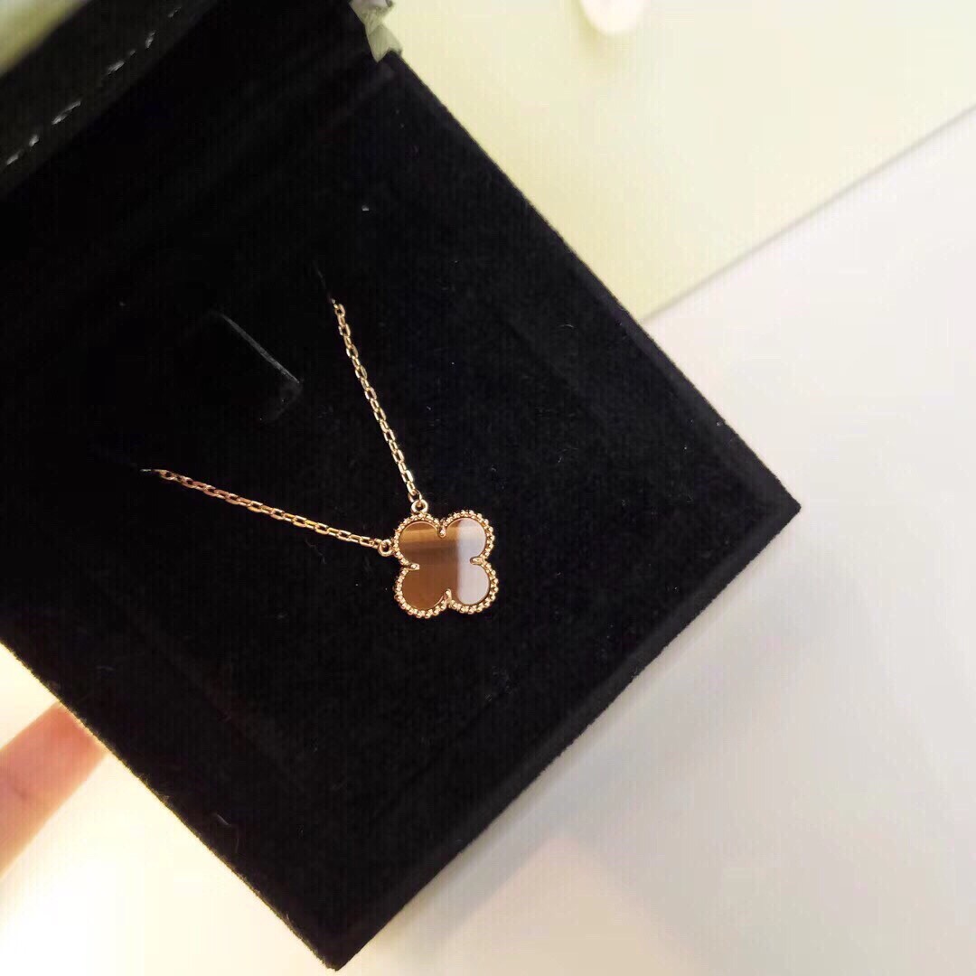 Bagsaaa V*n Cl**f & Arp*1s - Vintage Alhambra Tiger Eye Pendant