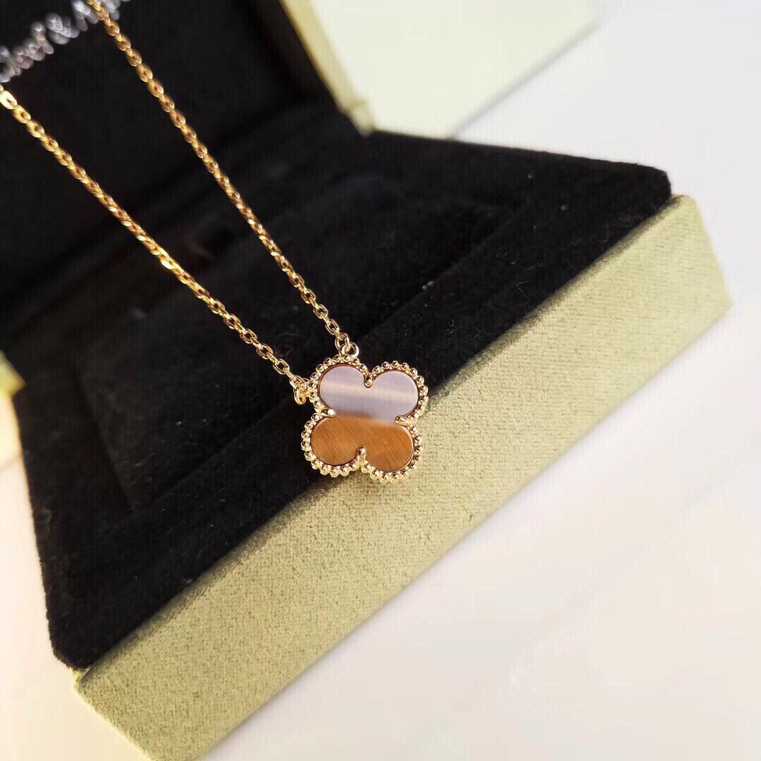 Bagsaaa V*n Cl**f & Arp*1s - Vintage Alhambra Tiger Eye Pendant