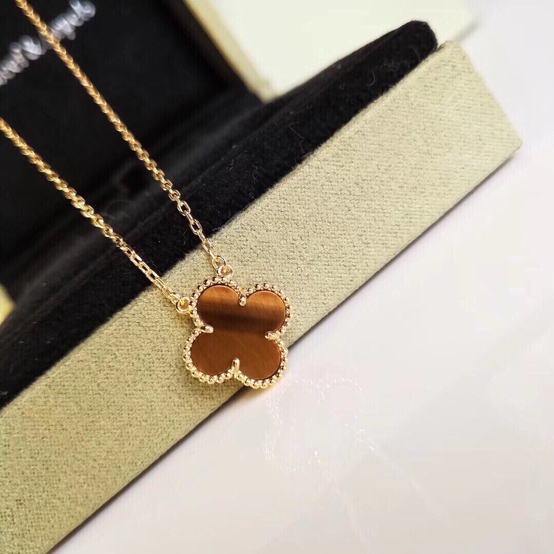 Bagsaaa V*n Cl**f & Arp*1s - Vintage Alhambra Tiger Eye Pendant
