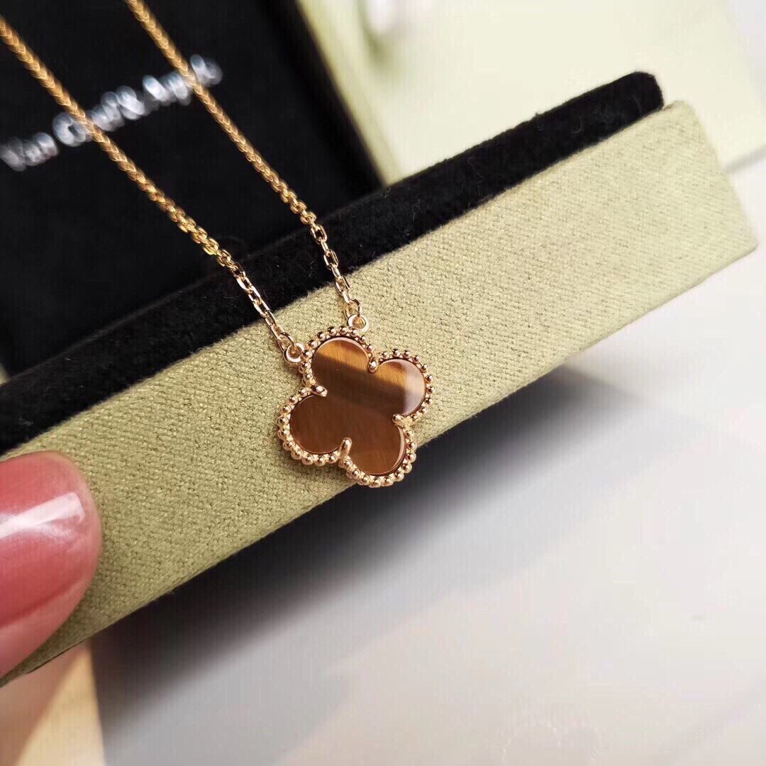 Bagsaaa V*n Cl**f & Arp*1s - Vintage Alhambra Tiger Eye Pendant