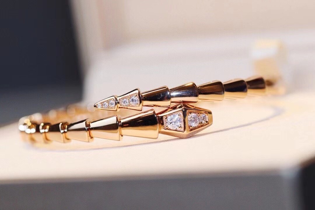 Bagsaaa Bulgari Rose Gold Serpenti Viper D1am0nd Bracelet Golden