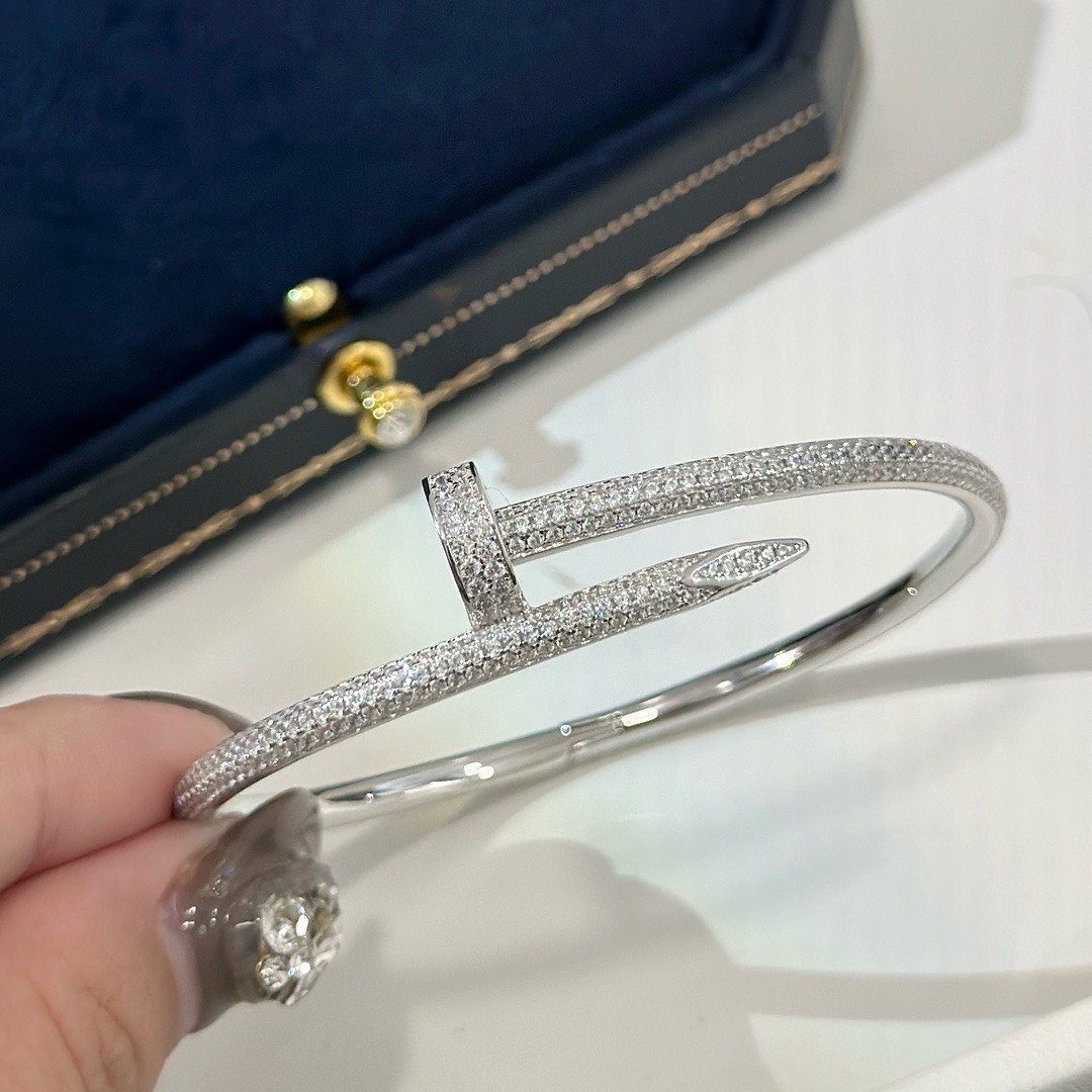 Bagsaaa Ca*t1er Juste un clou bracelet in white gold and D1am0nds