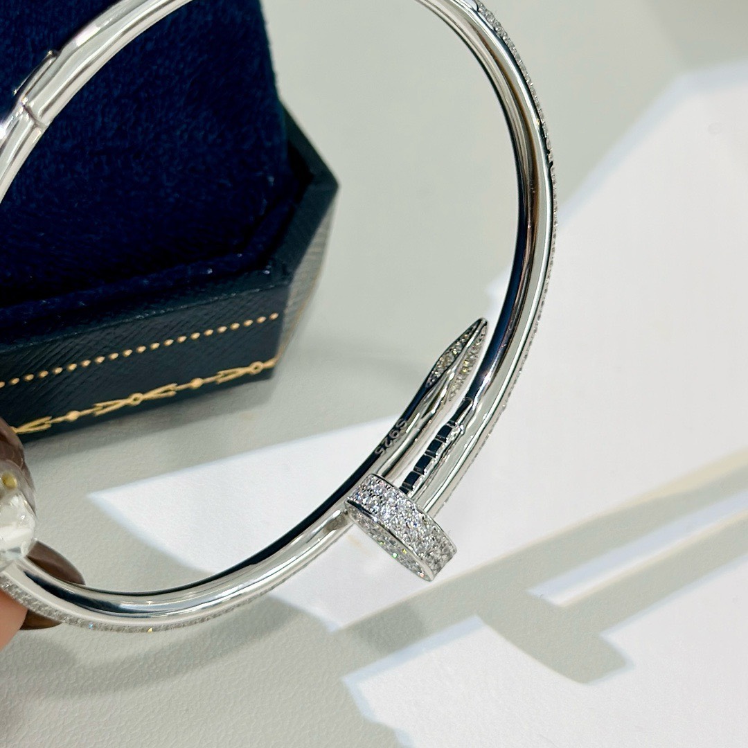 Bagsaaa Ca*t1er Juste un clou bracelet in white gold and D1am0nds
