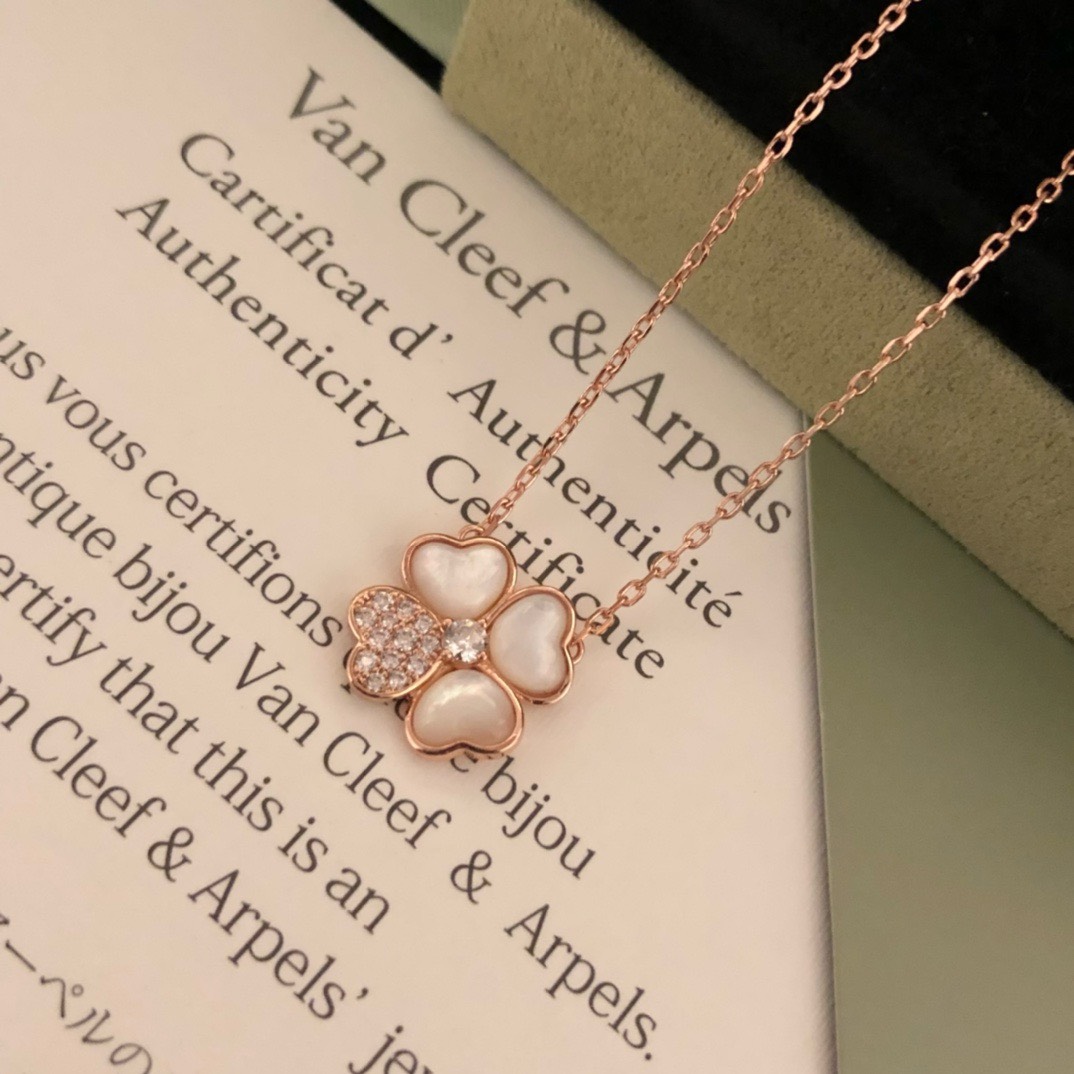 Bagsaaa V*n Cl**f & Arp*1s Clavicle Pendant Necklace Four Leaf Clover
