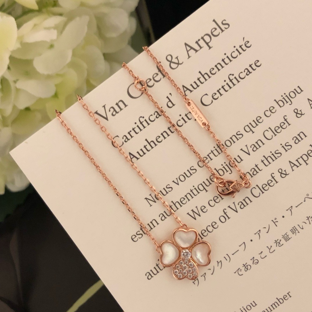 Bagsaaa V*n Cl**f & Arp*1s Clavicle Pendant Necklace Four Leaf Clover