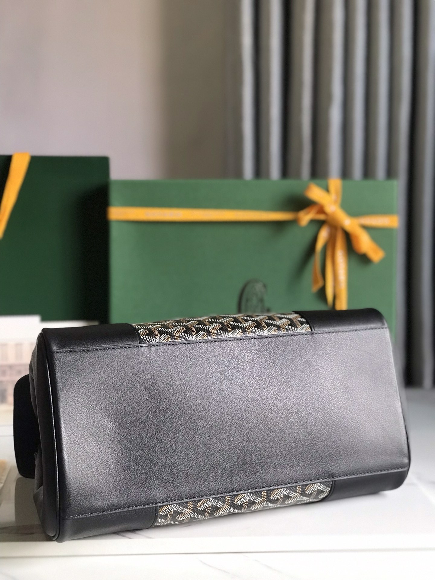 Bagsaaa G09ard Black Saigon Bag - 34x18x24cm