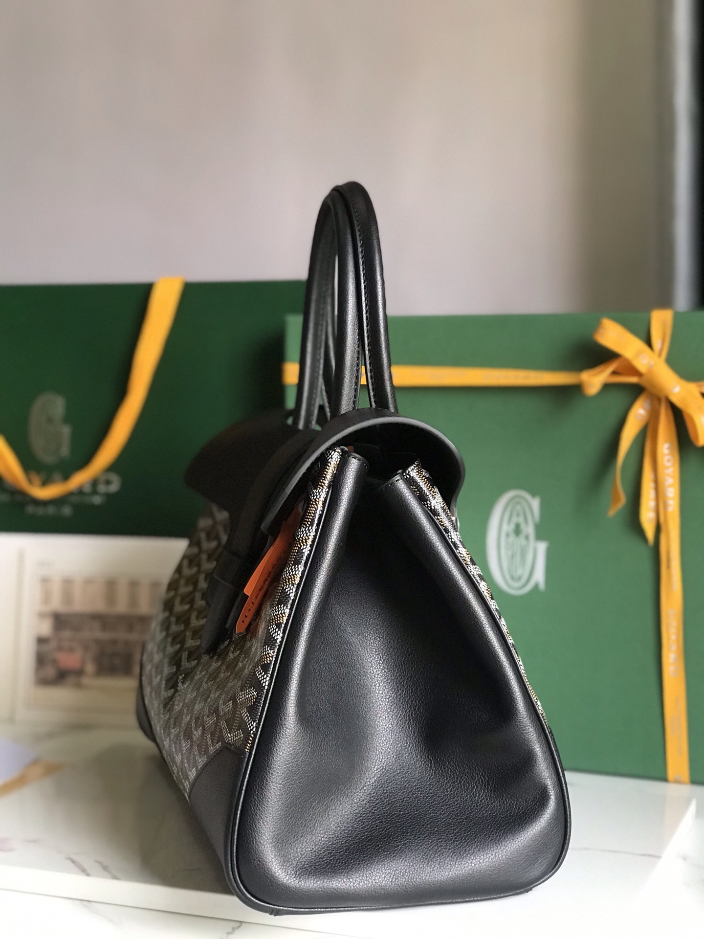 Bagsaaa G09ard Black Saigon Bag - 34x18x24cm