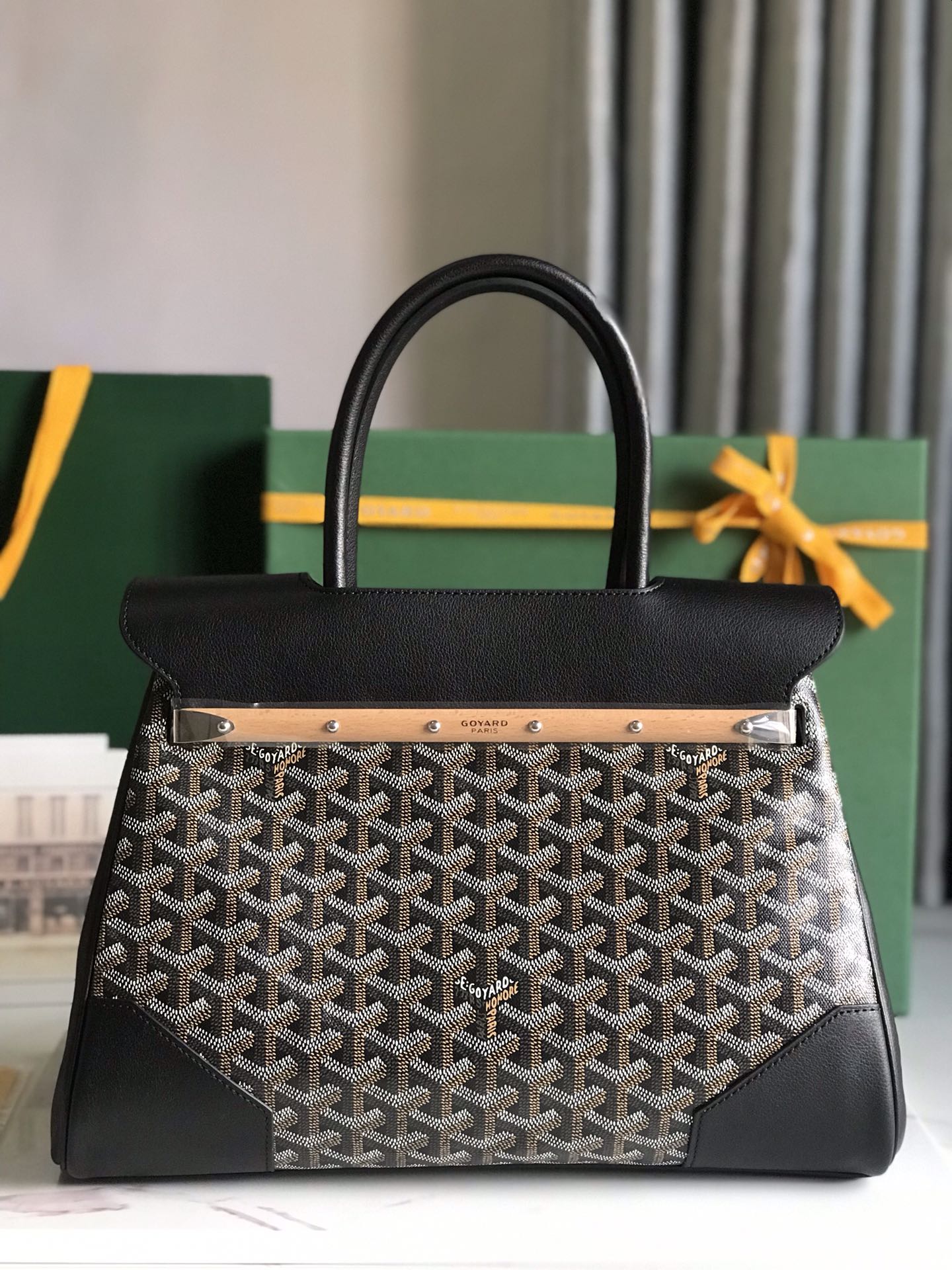 Bagsaaa G09ard Black Saigon Bag - 34x18x24cm