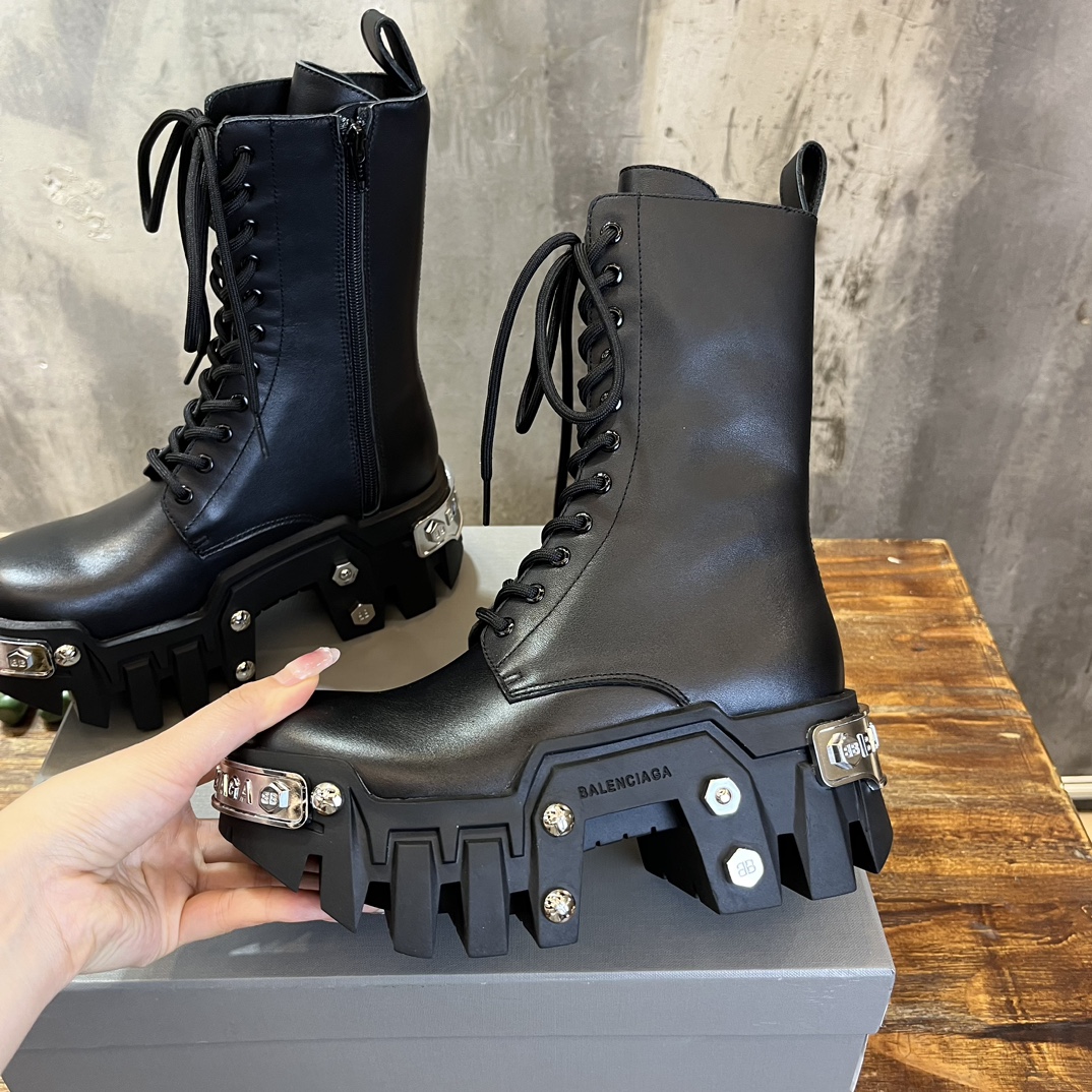 Bagsaaa Ba1en*iaga Black Leather Bulldozer Boot