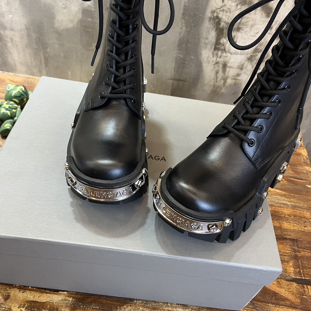 Bagsaaa Ba1en*iaga Black Leather Bulldozer Boot