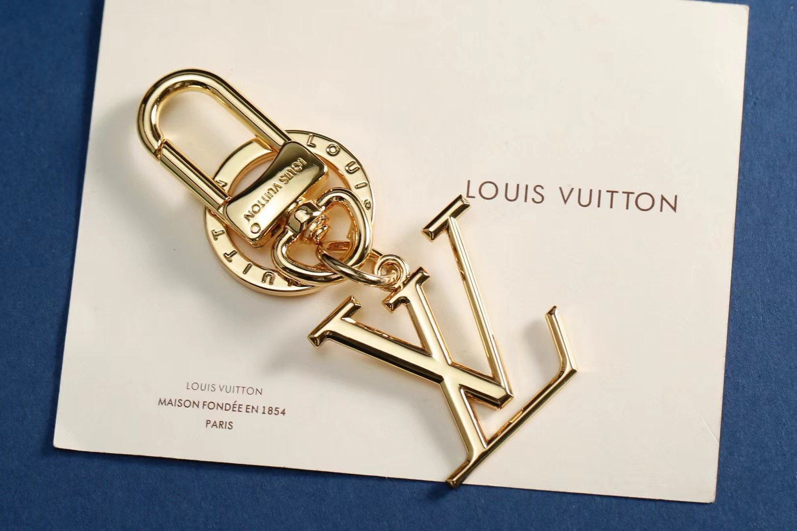 Bagsaaa L0vis Vvtt0n LV Circle Keychains and Bag Hanging Accessories