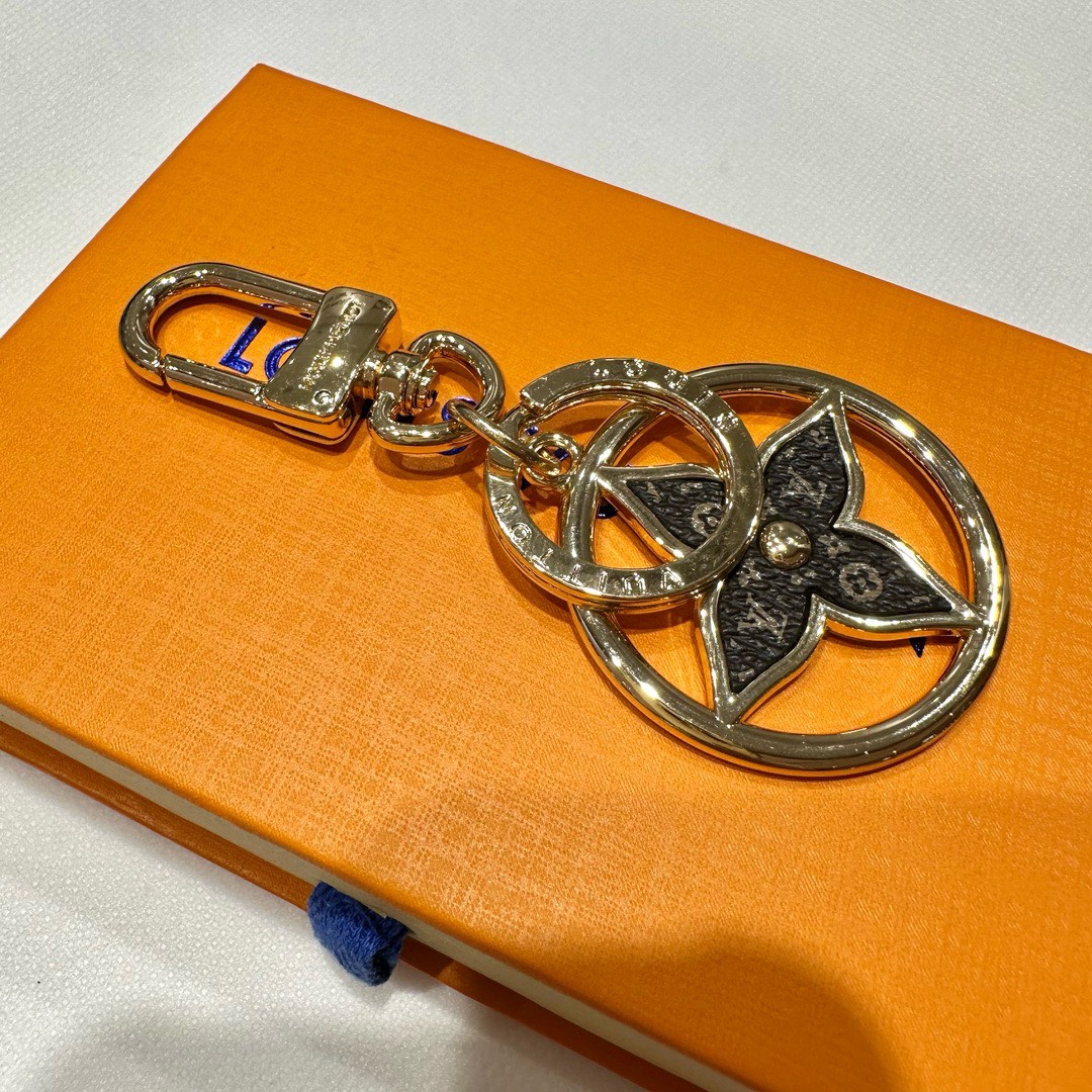 Bagsaaa L0vis Vvtt0n Monogram Puzzle Flower Bag Charm and Key holder