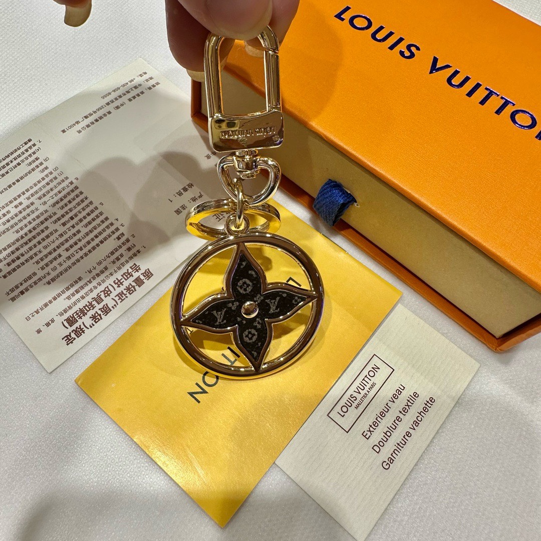 Bagsaaa L0vis Vvtt0n Monogram Puzzle Flower Bag Charm and Key holder