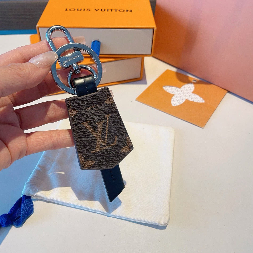Bagsaaa L0vis Vvtt0n Key Holder Monogram