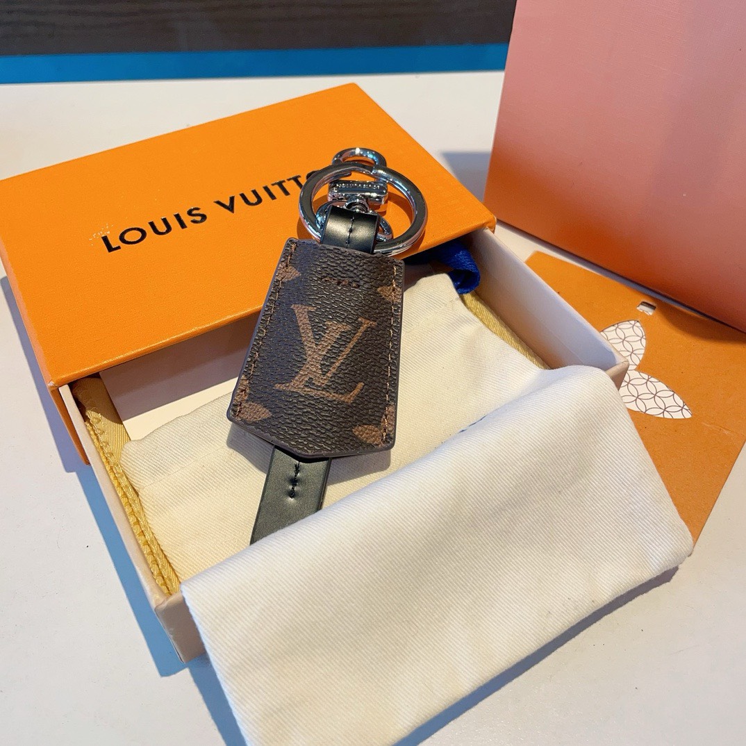 Bagsaaa L0vis Vvtt0n Key Holder Monogram