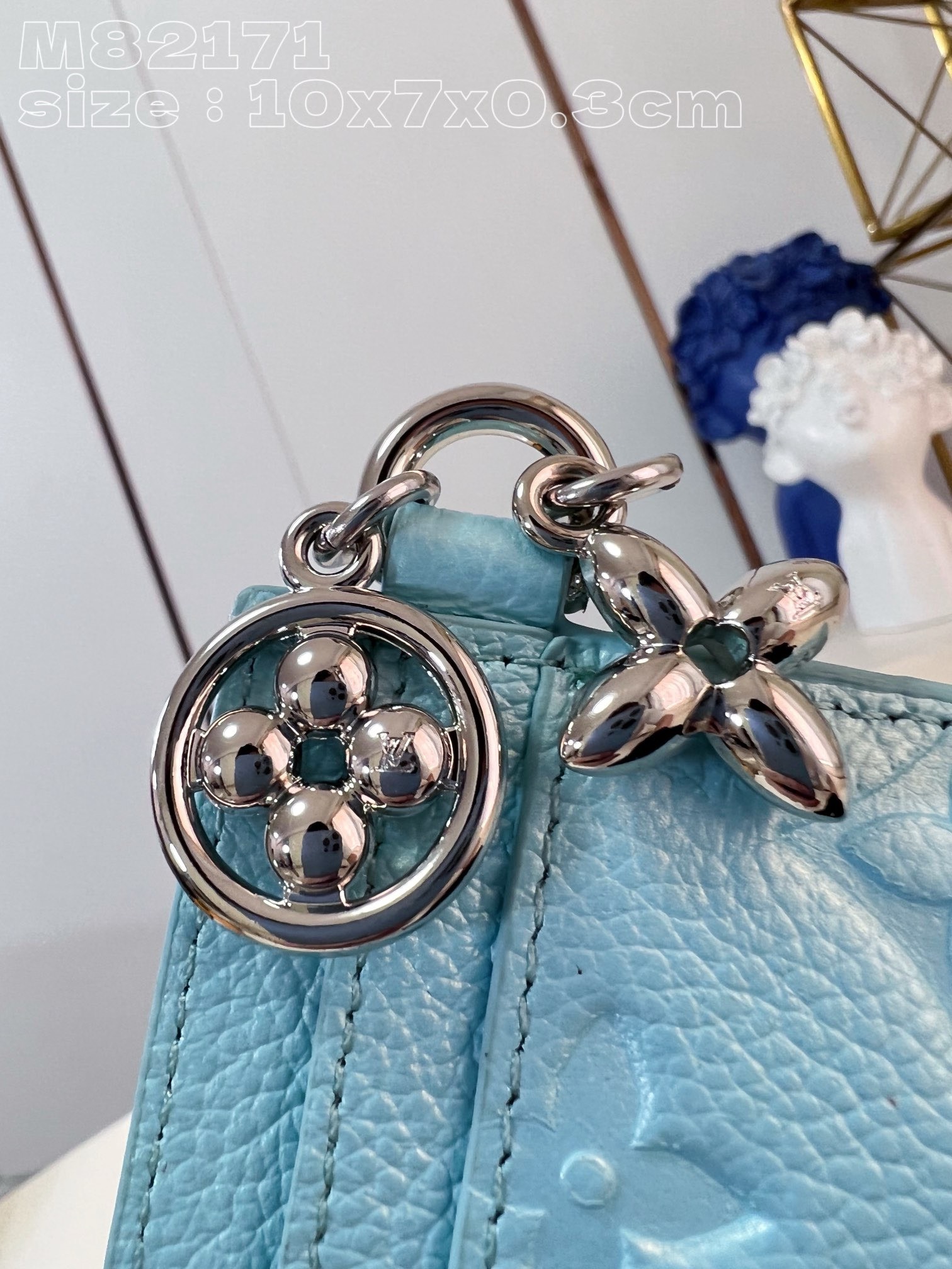 Bagsaaa L0vis Vvtt0n Charms Monogram Empreinte Blue Card Holder
