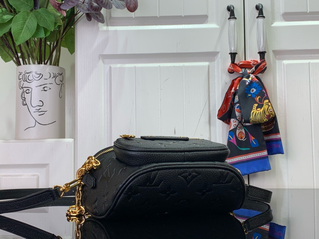 Bagsaaa L0vis Vvtt0n Mini Bumbag Black - 17x12x9.5cm